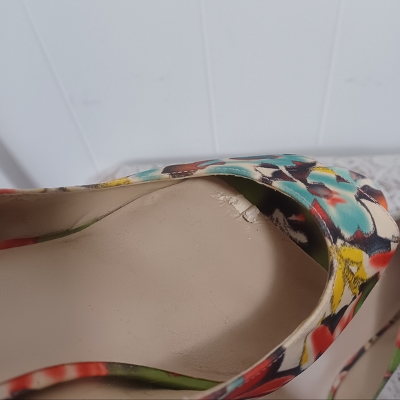 Nine West Peep Toe Pumps - Picture 10 of 11